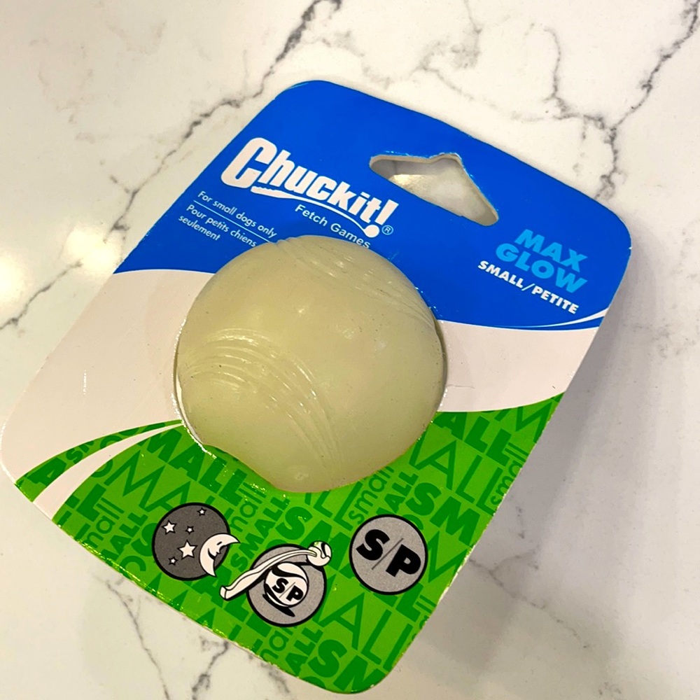 NWT Chuckit Dog Ball